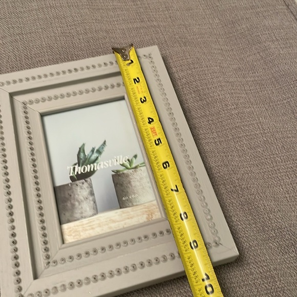 Thomasville Marketplace Picture Frame for Wall Hanging or Tabletop - Picture 10 of 13